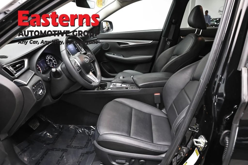Used 2023 Black INFINITI PURE image 13