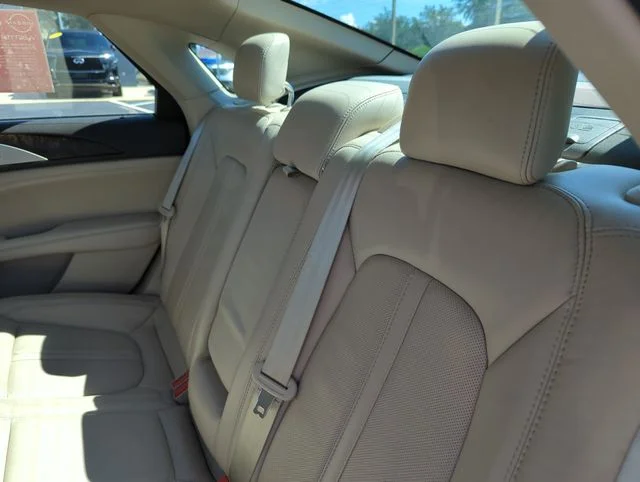 Used 2017 Red Lincoln Reserve image 29