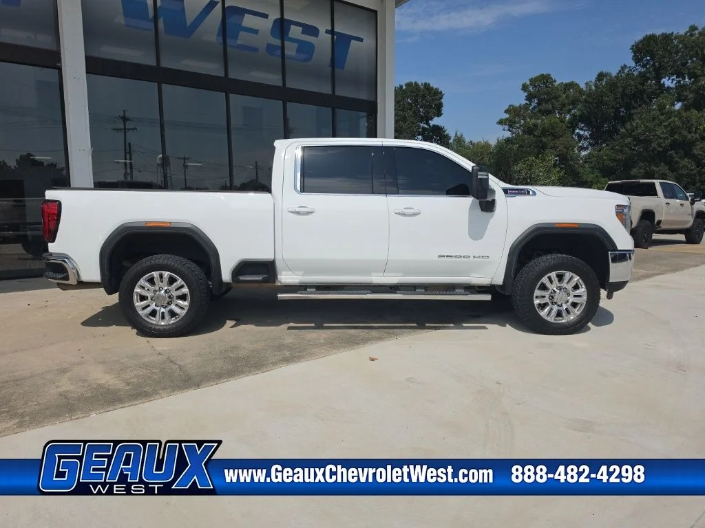Used 2022 White GMC SLE image 12