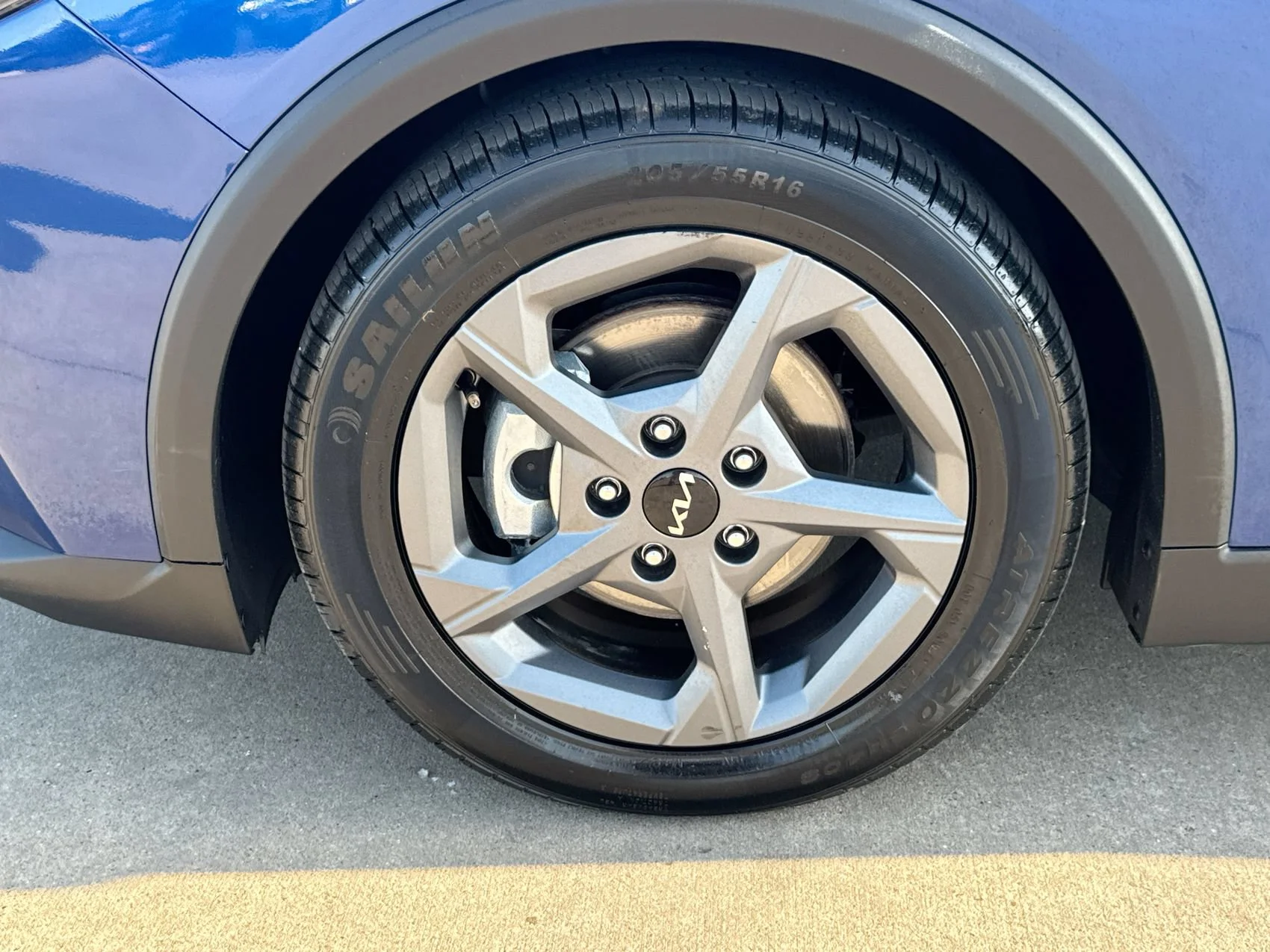 Used 2025 Deep Sea Blue Kia LXS image 10