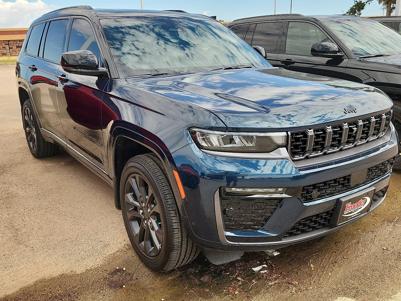 New 2026 Fathom Blue Pearl-Coat  Paint Jeep L LIMITED RESERVE 4X4 image 4