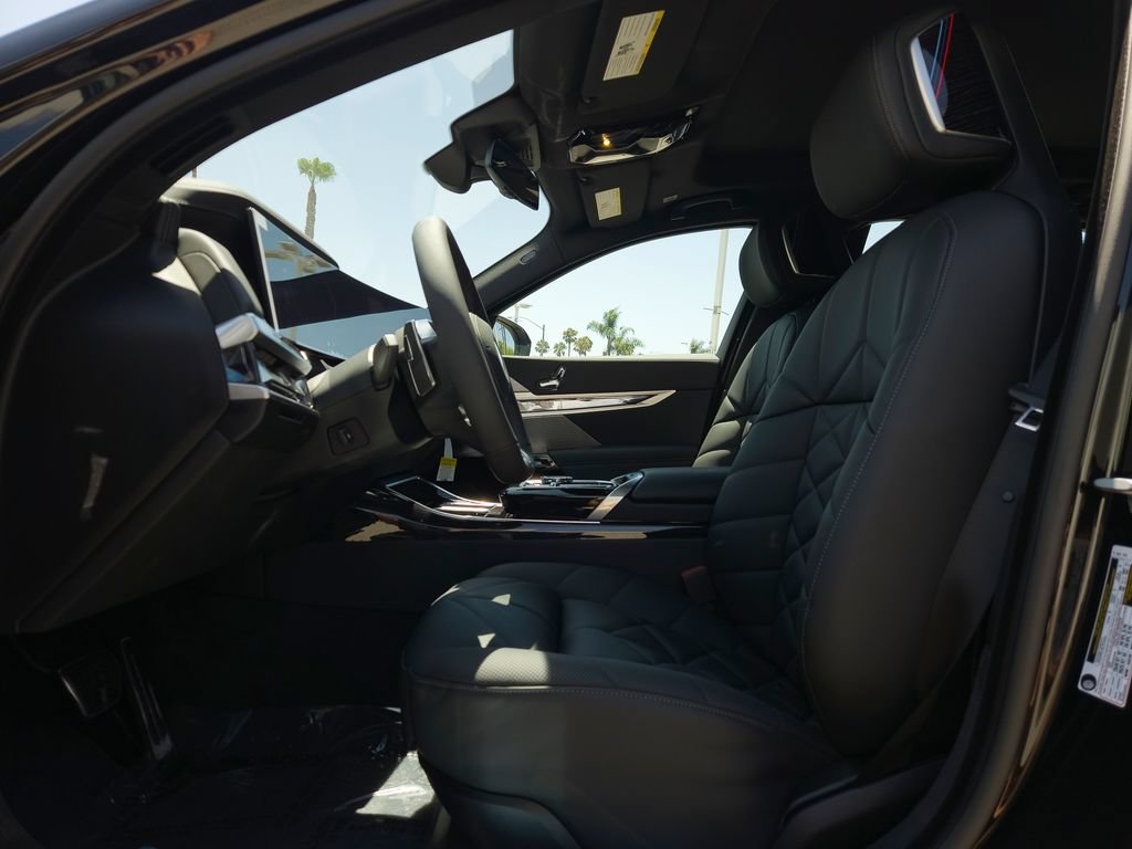 New 2026 Black Sapphire Metallic BMW 740i image 7