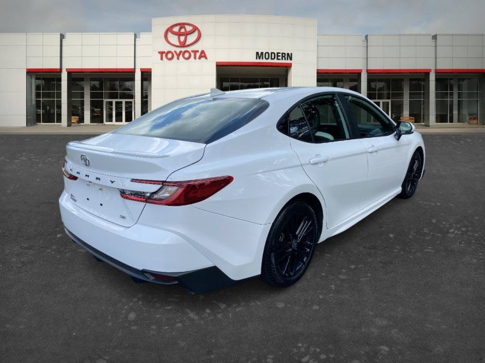 Used 2025 Ice Cap Toyota SE image 5