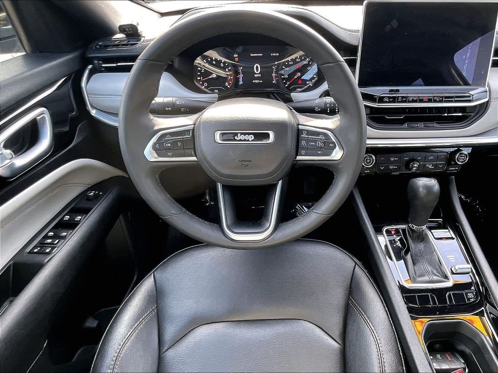 Used 2024 Gray Jeep Limited image 17