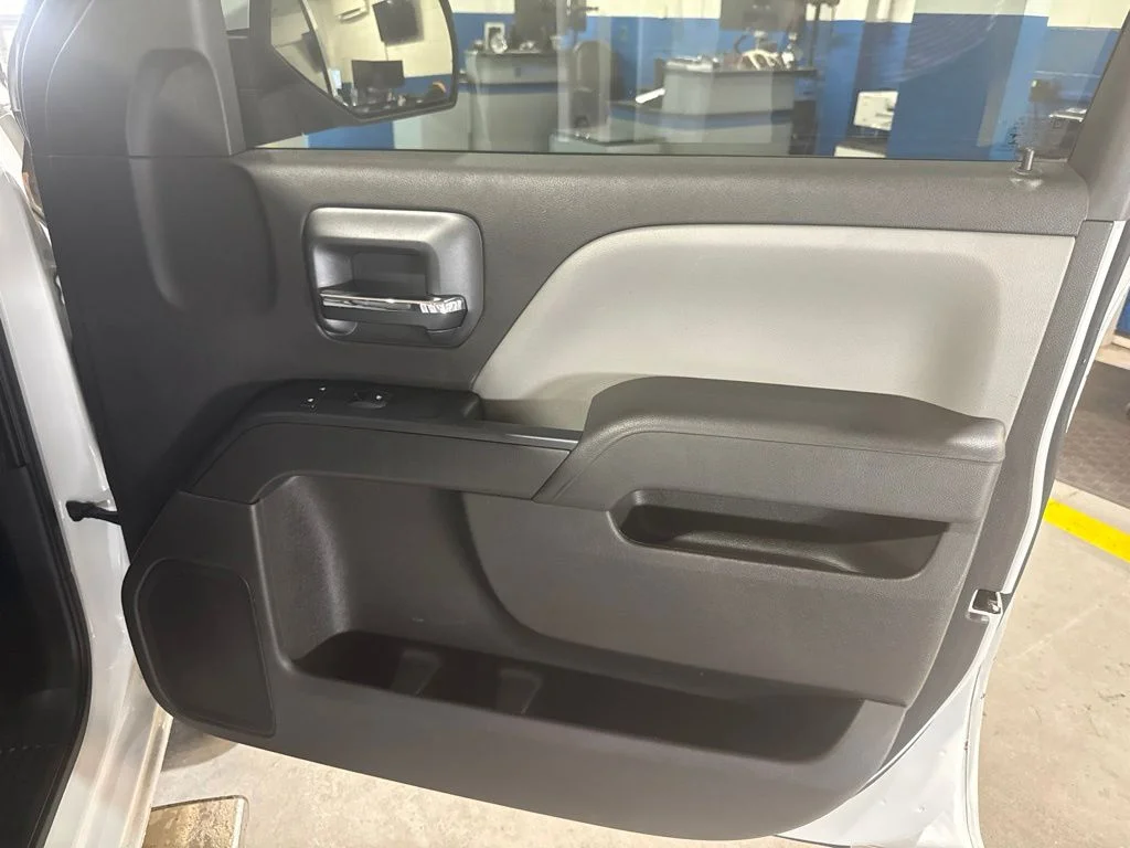 Used 2016 Summit White GMC Base image 33