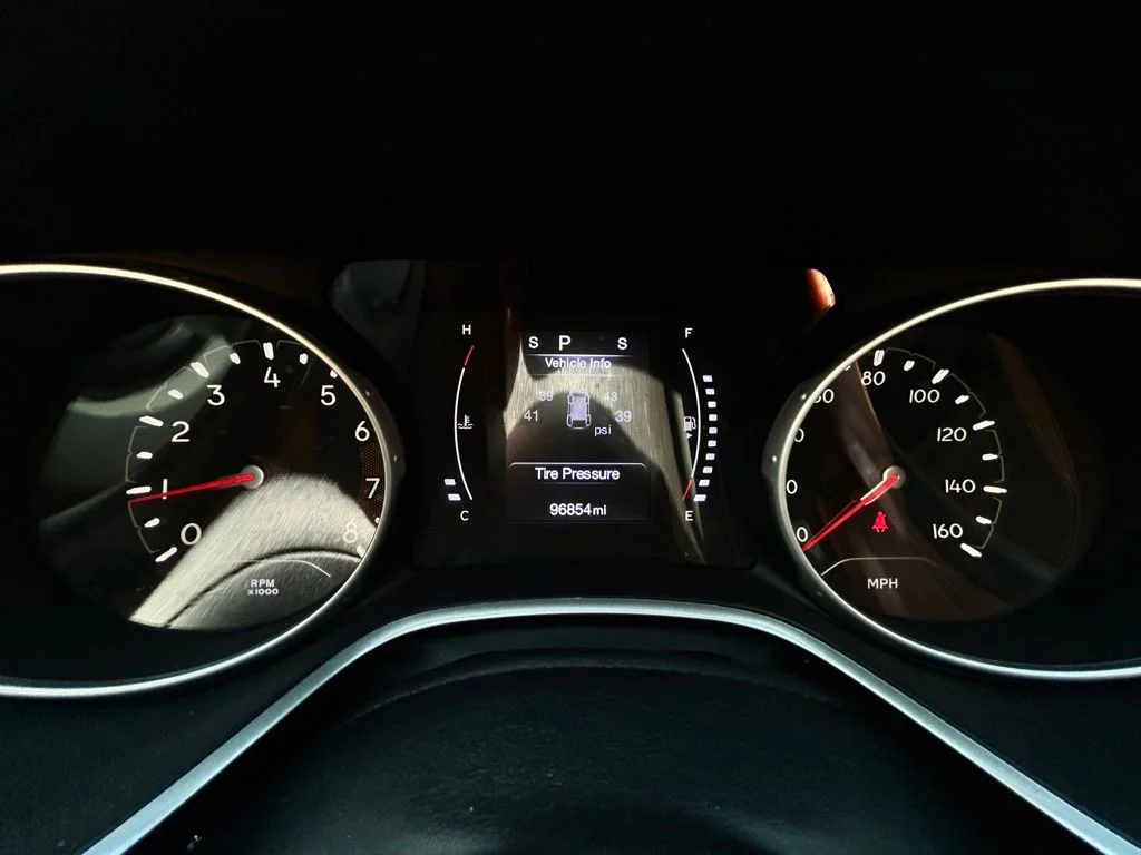 Used 2020 Gray Jeep Latitude image 12