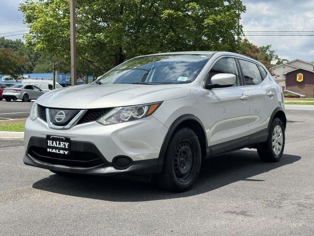 Used 2019 Silver Nissan S image 24