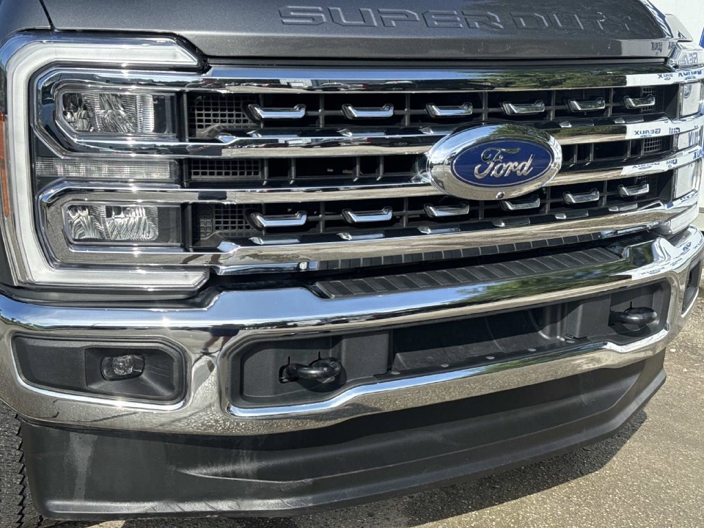Used 2025 Gray Ford Lariat image 4