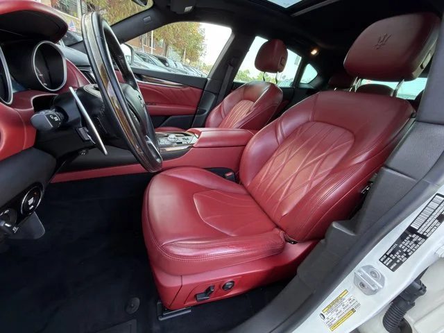 Used 2019 White Maserati S GranLusso image 26
