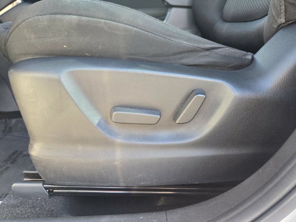 Used 2016 White Mazda Touring image 12