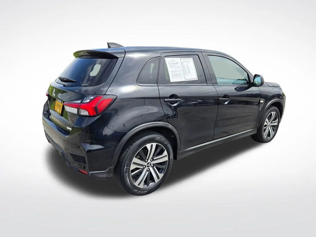 Used 2020 Black Mitsubishi 2.0 ES image 3