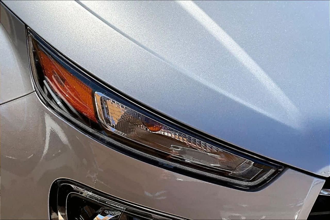 New 2026 Shimmering Silver Hyundai SEL image 13