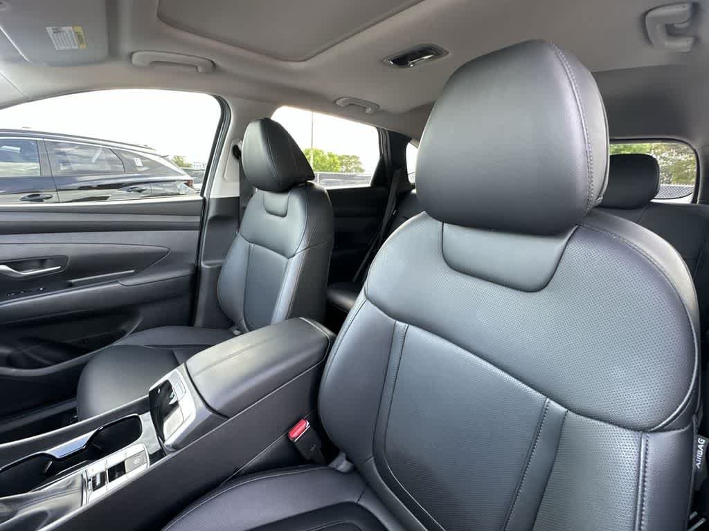 Used 2025 Serenity White Pearl Hyundai SEL Convenience image 14