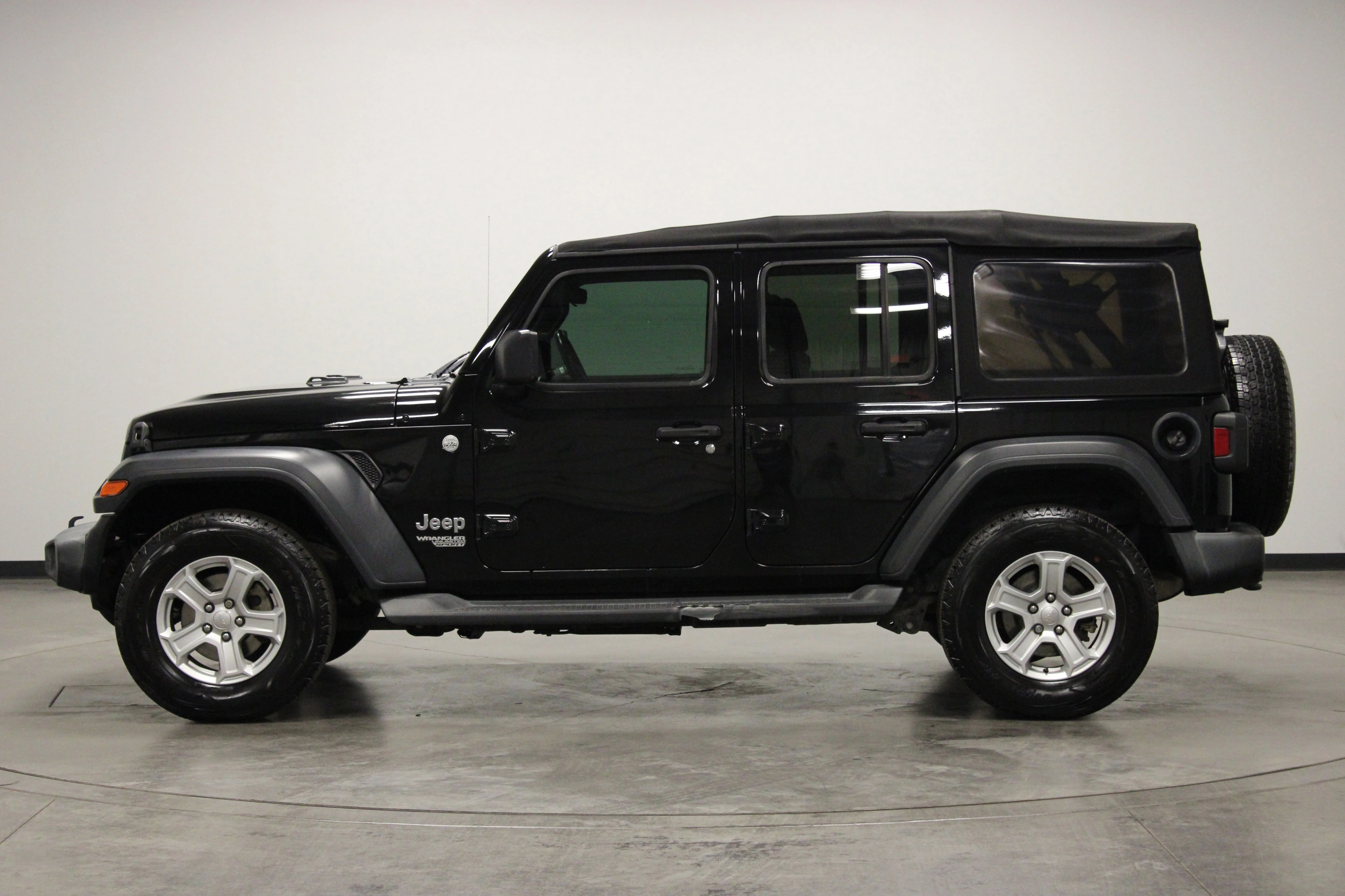 Used 2018 Black Clearcoat Jeep Sport image 5