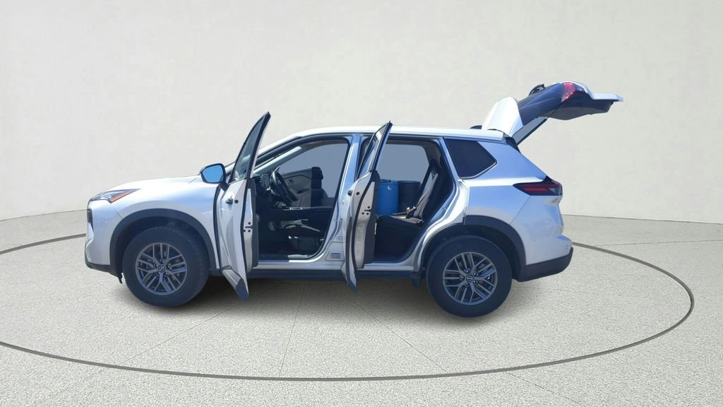 Used 2024 Silver Nissan S image 11