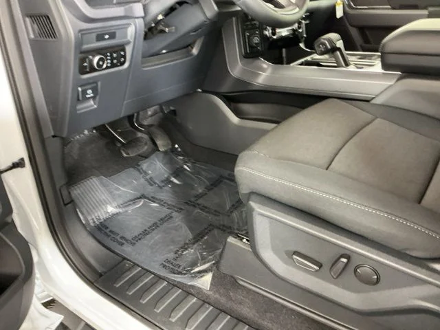 New 2026 Oxford White Ford XLT image 16