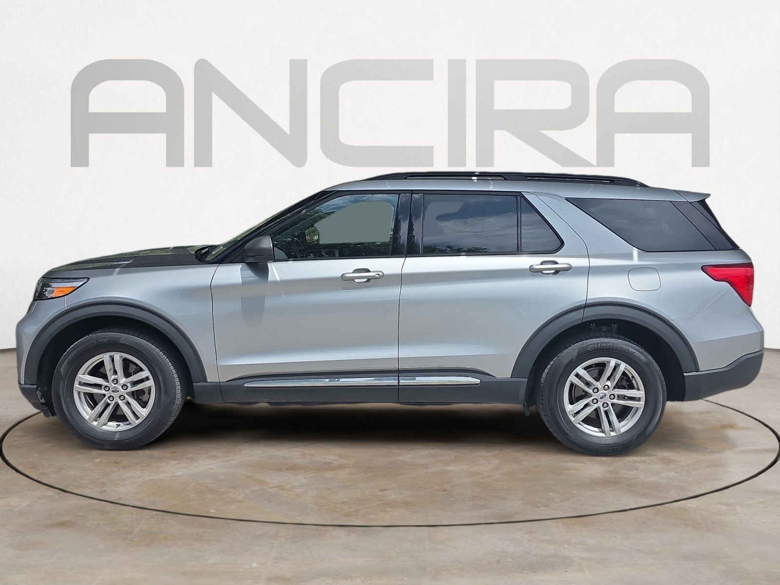 Used 2023 Silver Metallic Ford XLT image 4