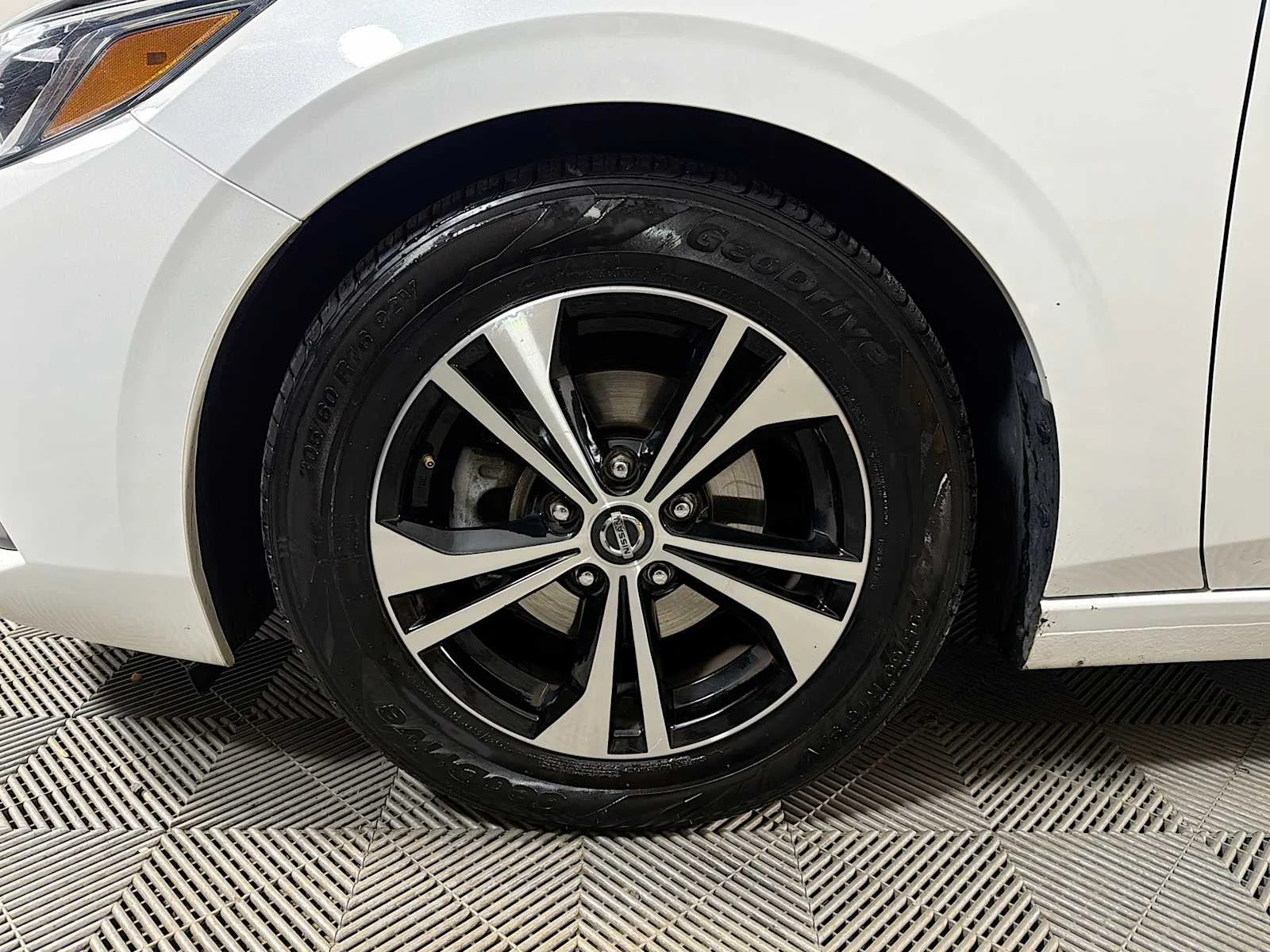 Certified Used 2022 Aspen White TriCoat Pearl Nissan SV image 27