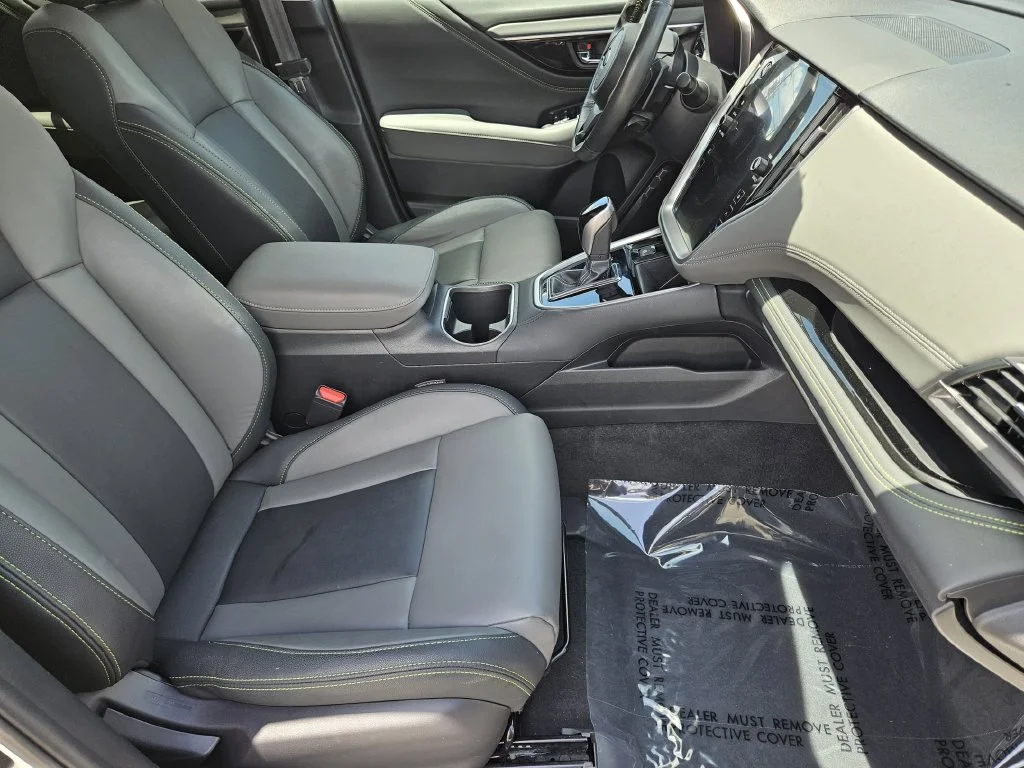 Used 2025 White Subaru Onyx Edition image 15