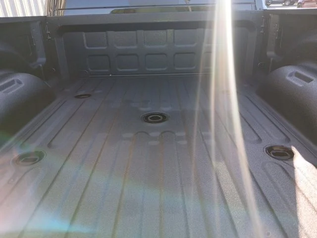 New 2026 Diamond Black Crystal Pearl-Coat Exterior Paint RAM Tradesman image 6