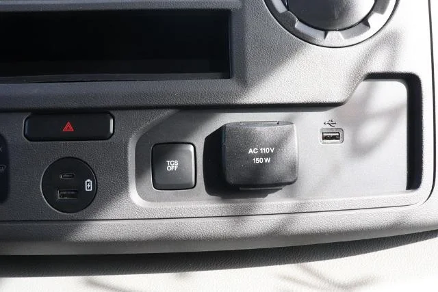 New 2027 Oxford White Ford E-450 DRW image 50