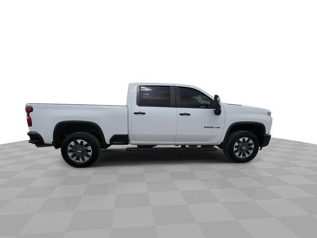 Used 2021 SUMMIT WHITE Chevrolet Custom image 9