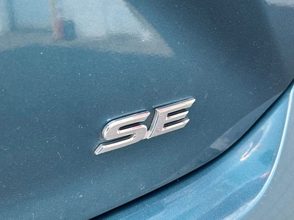 Used 2025  Toyota SE image 35