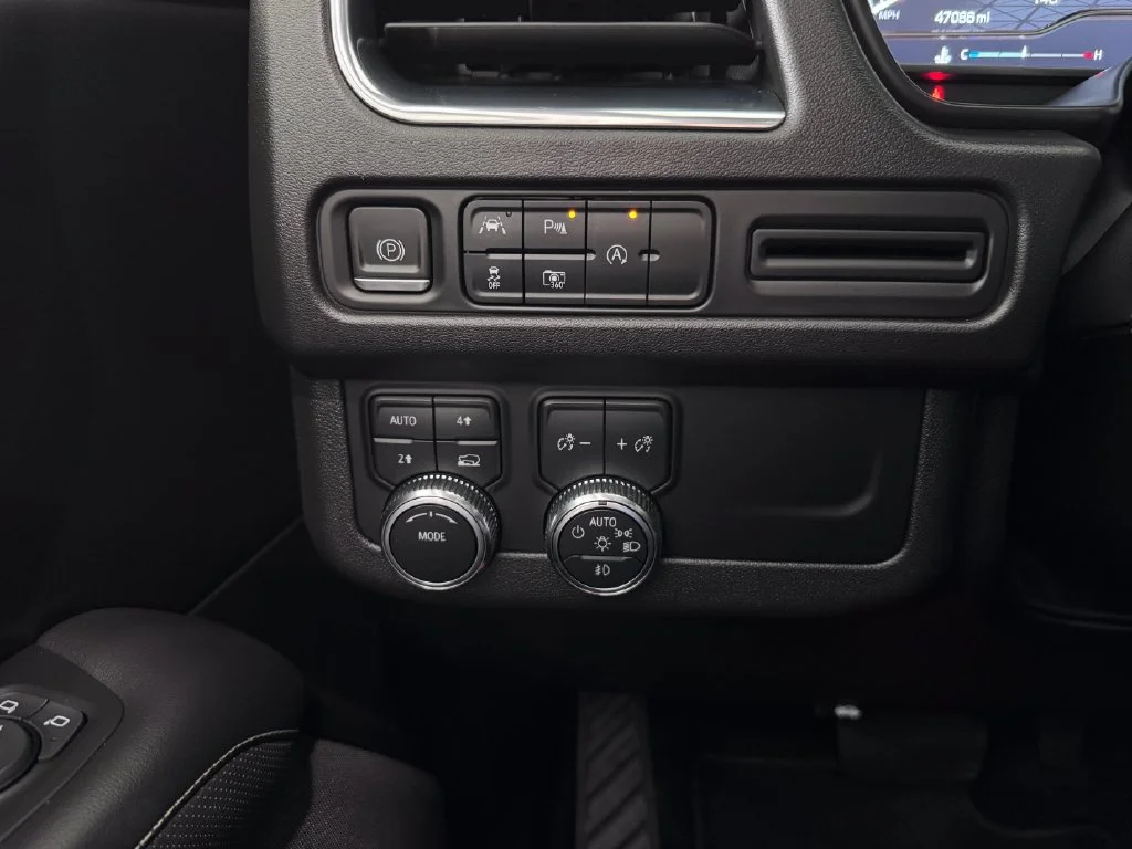 2023 GMC Yukon XL SLT - Photo 29