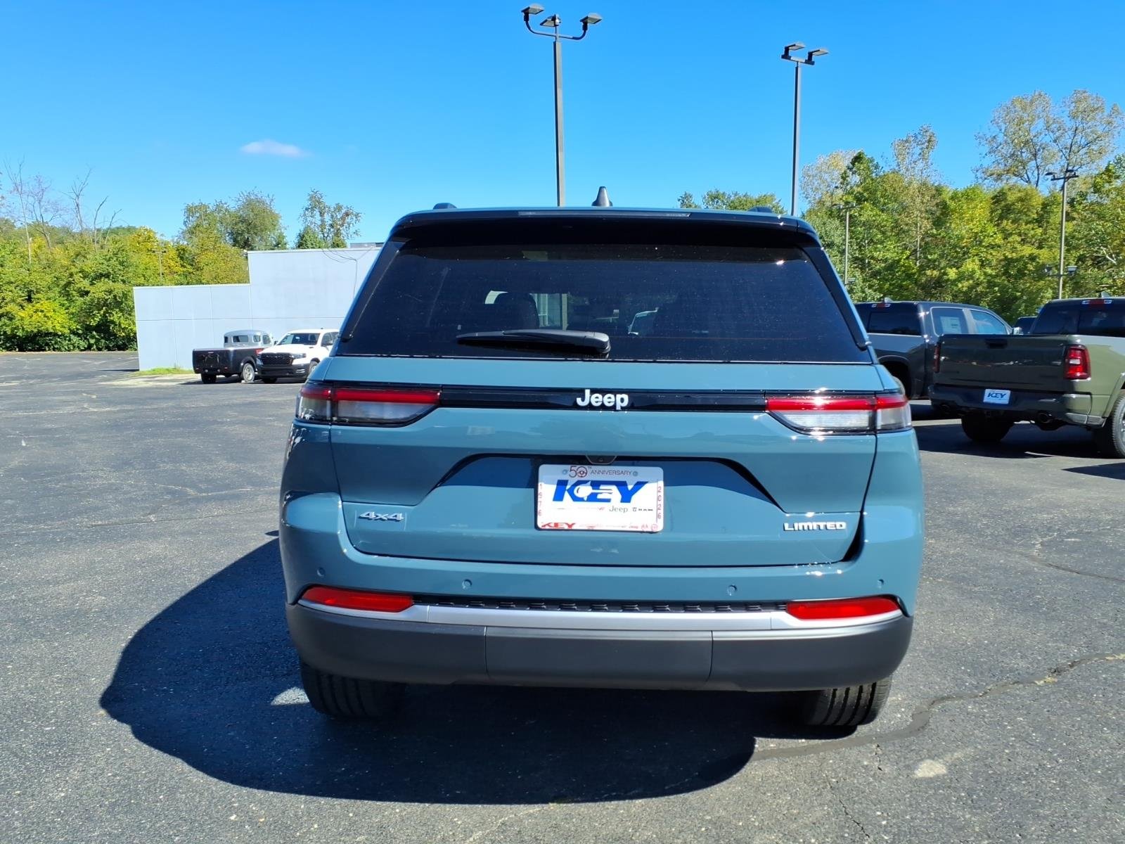 New 2027 Steel Blue Paint Jeep Limited image 6