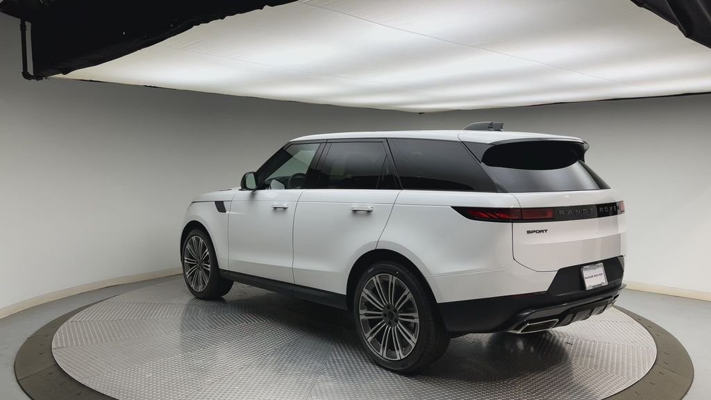 New 2026 Fuji White Land Rover SE image 4