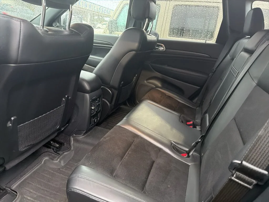 Used 2017 Billet Silver Metallic Clearcoat Jeep Altitude image 8