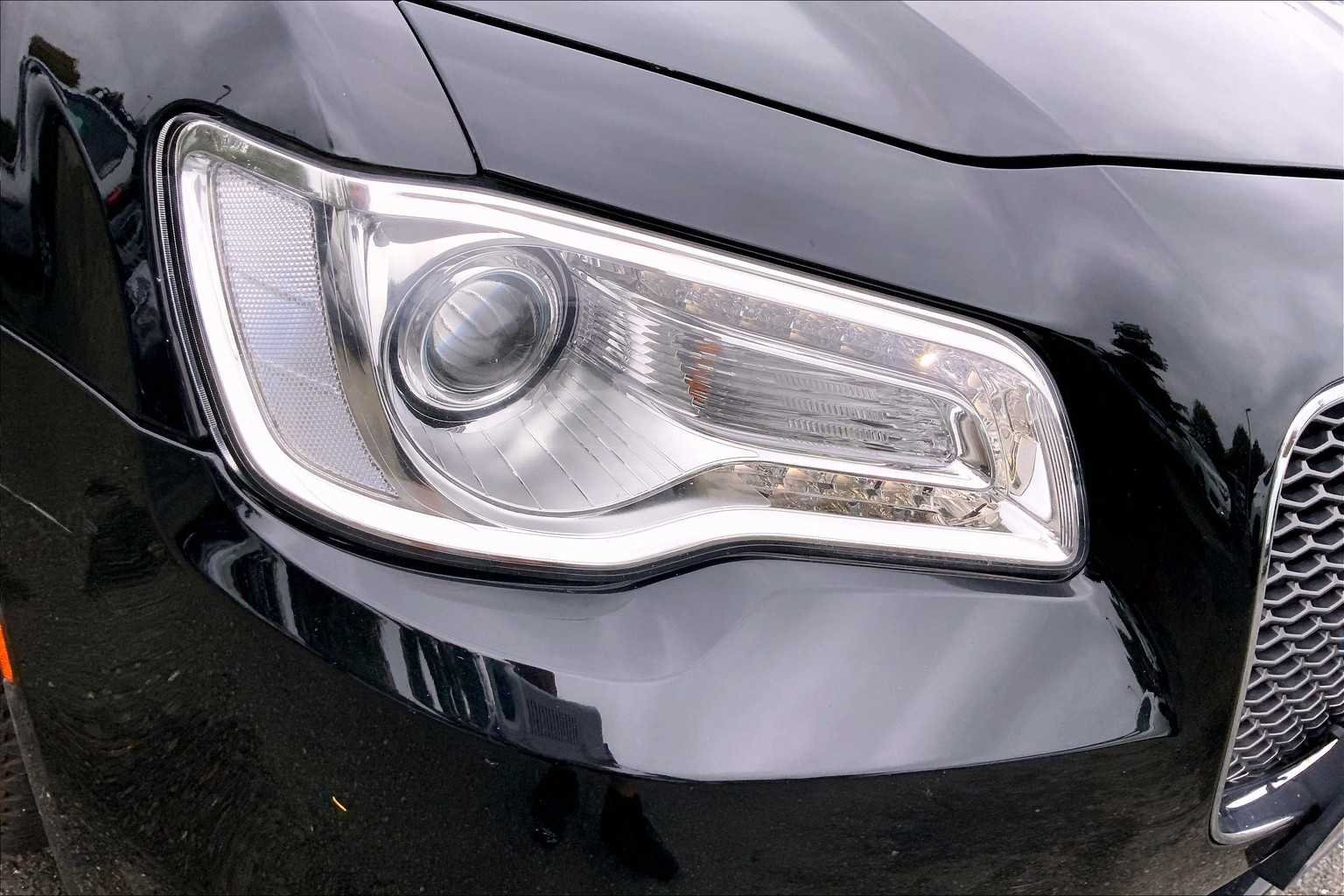 Used 2018 Gloss Black Chrysler Limited image 28