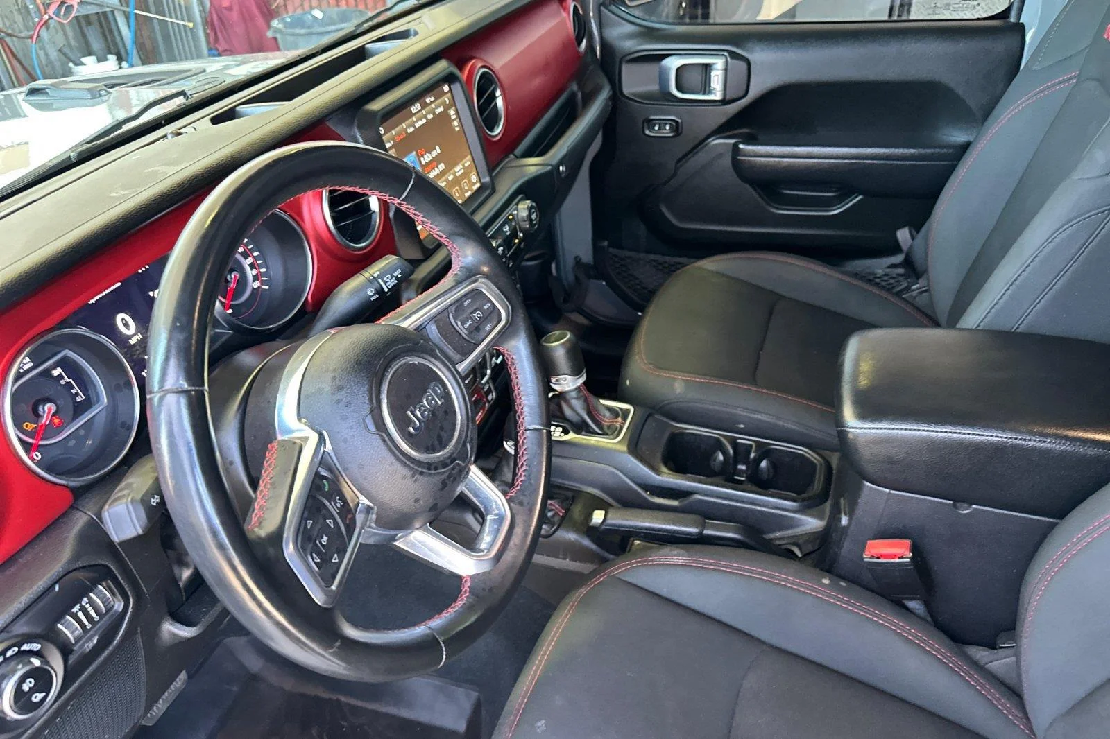 Used 2022 Sting-Gray Clearcoat Jeep Rubicon image 10
