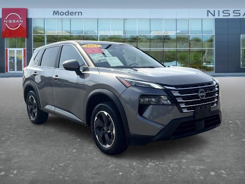 Used 2025 Gun Metallic Nissan SV image 3