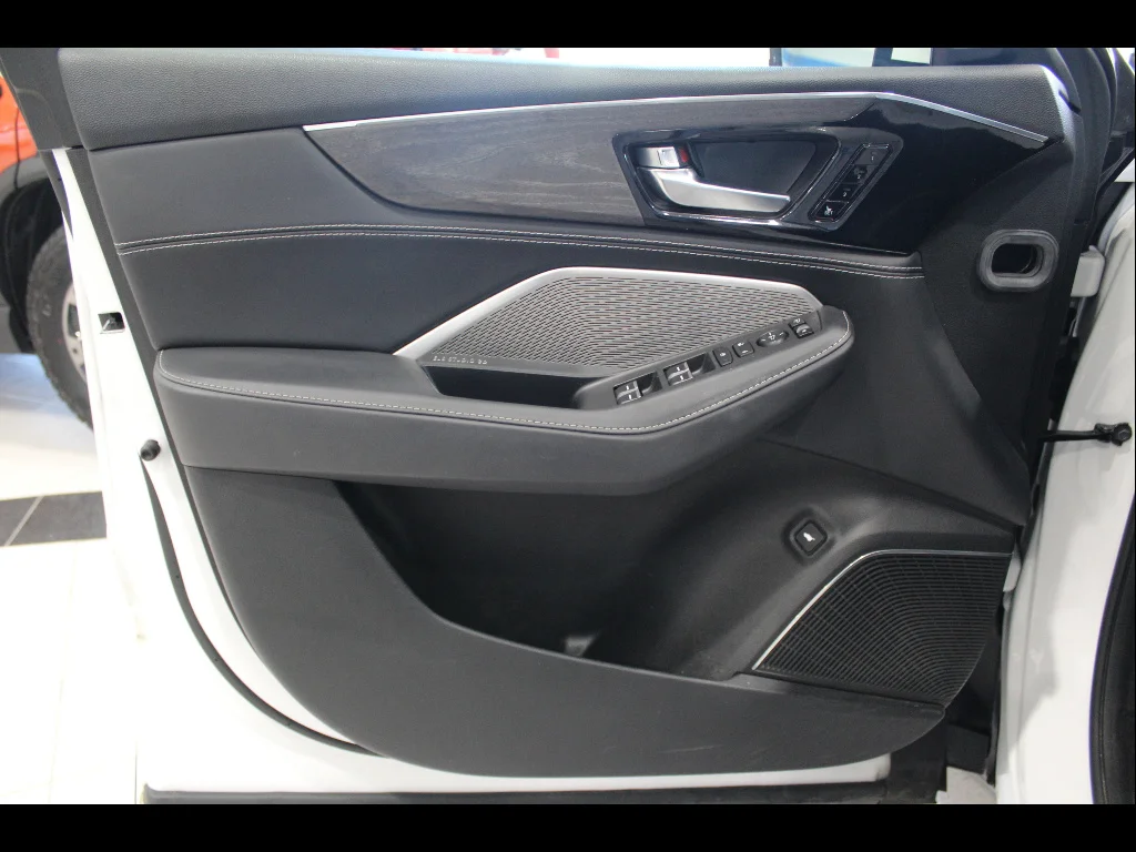 Used 2023 Platinum White Pearl Acura SH-AWD w/Advance image 15