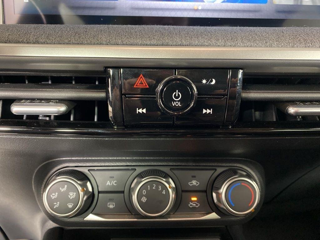 Used 2025 Gun Metallic Nissan SV image 5