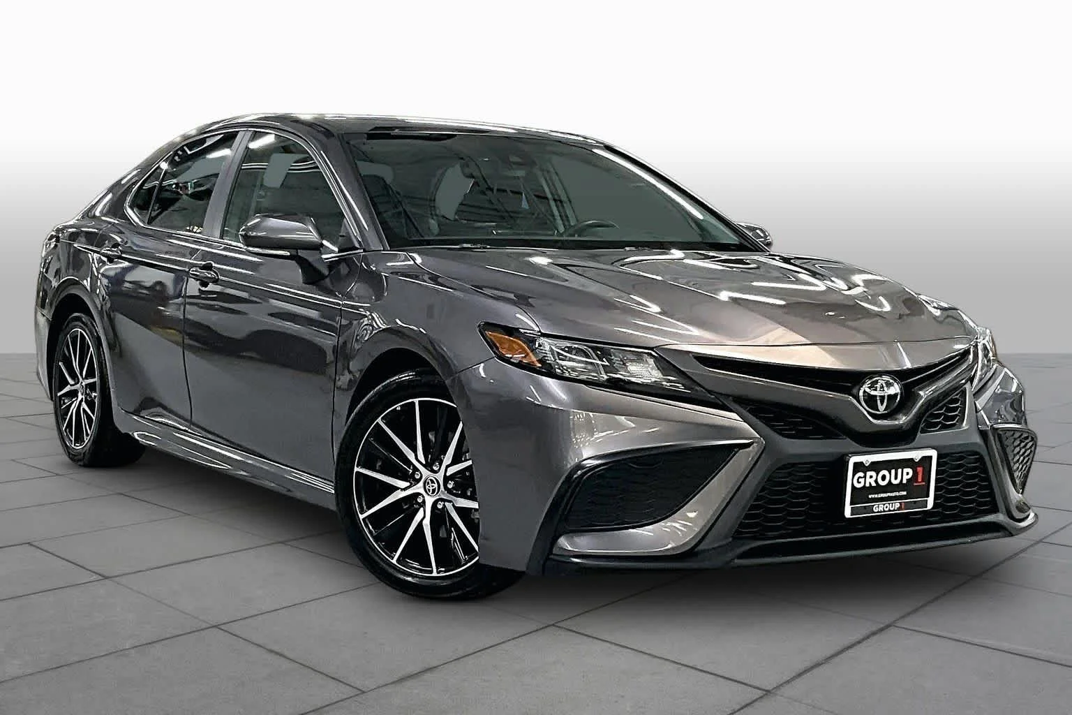Used 2023 Predawn Gray Mica Toyota SE image 3