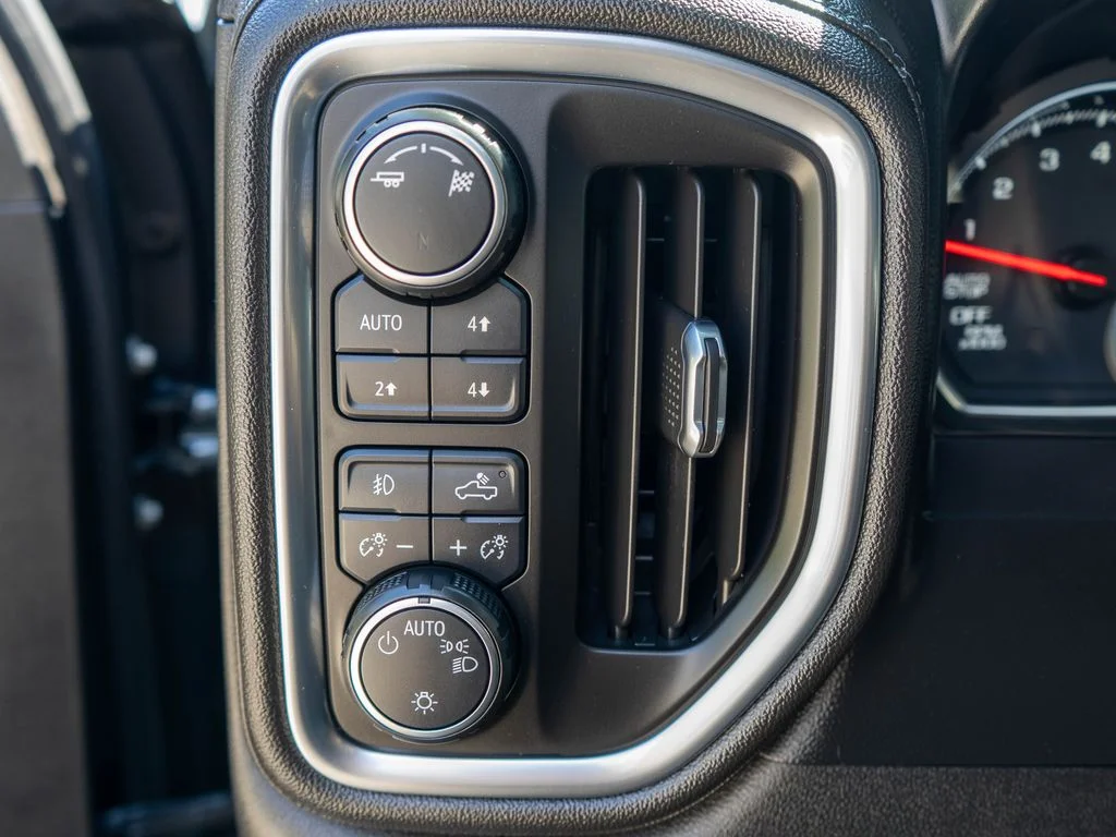 Used 2019 Gray Chevrolet RST image 17