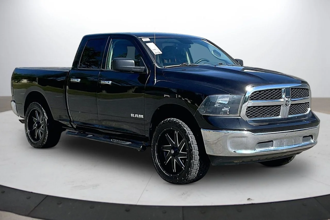 Certified Used 2018 Black Ram SLT image 2