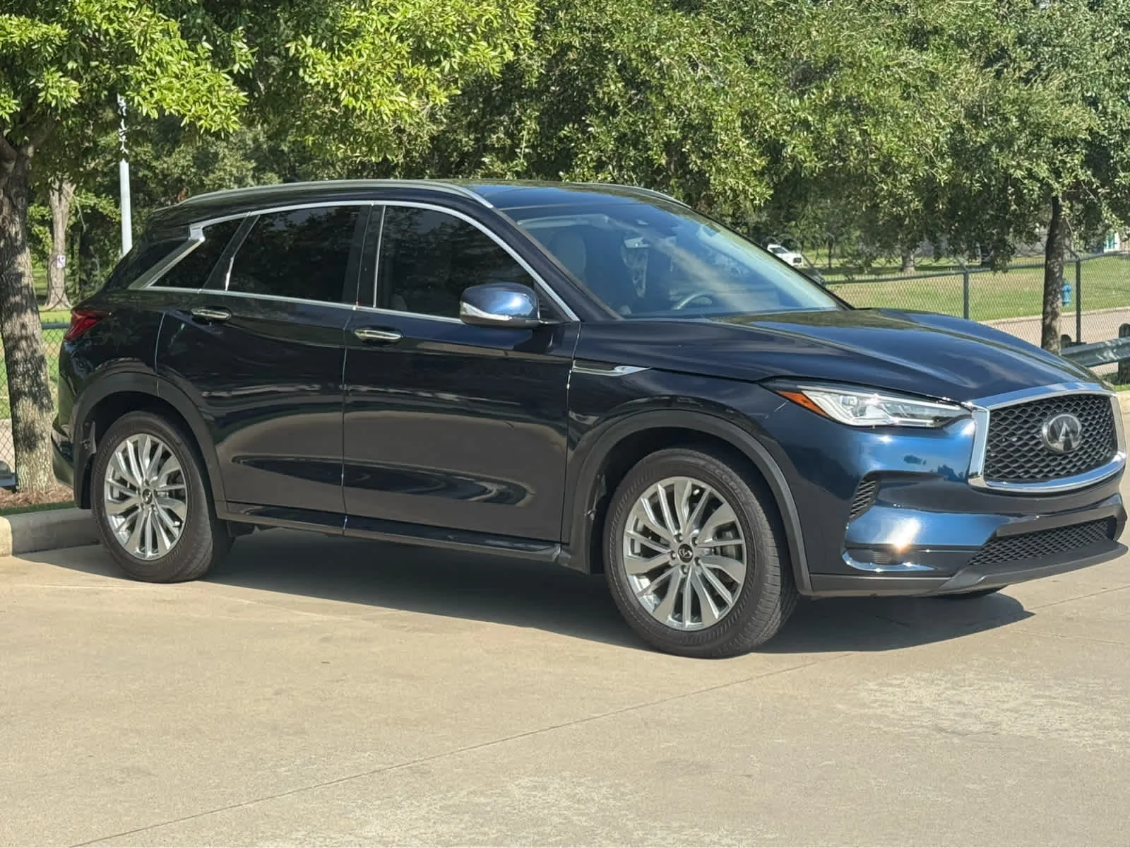 Certified Used 2023 Hermosa Blue INFINITI LUXE image 4