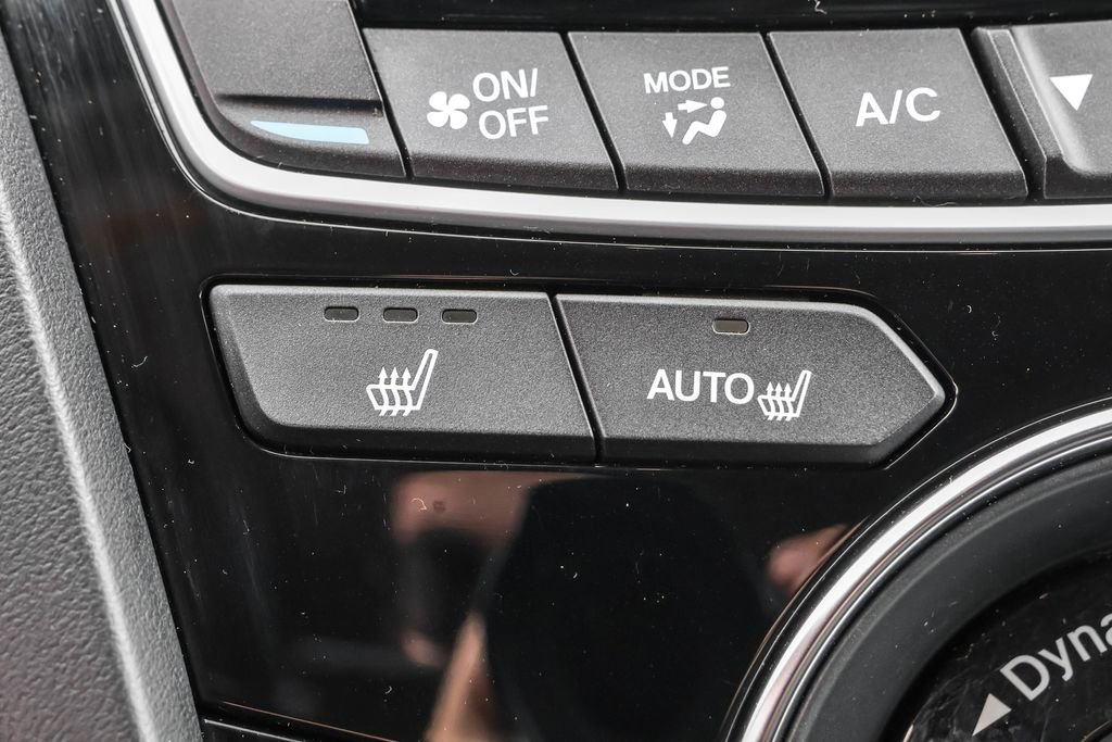 Used 2019  Acura Base image 25