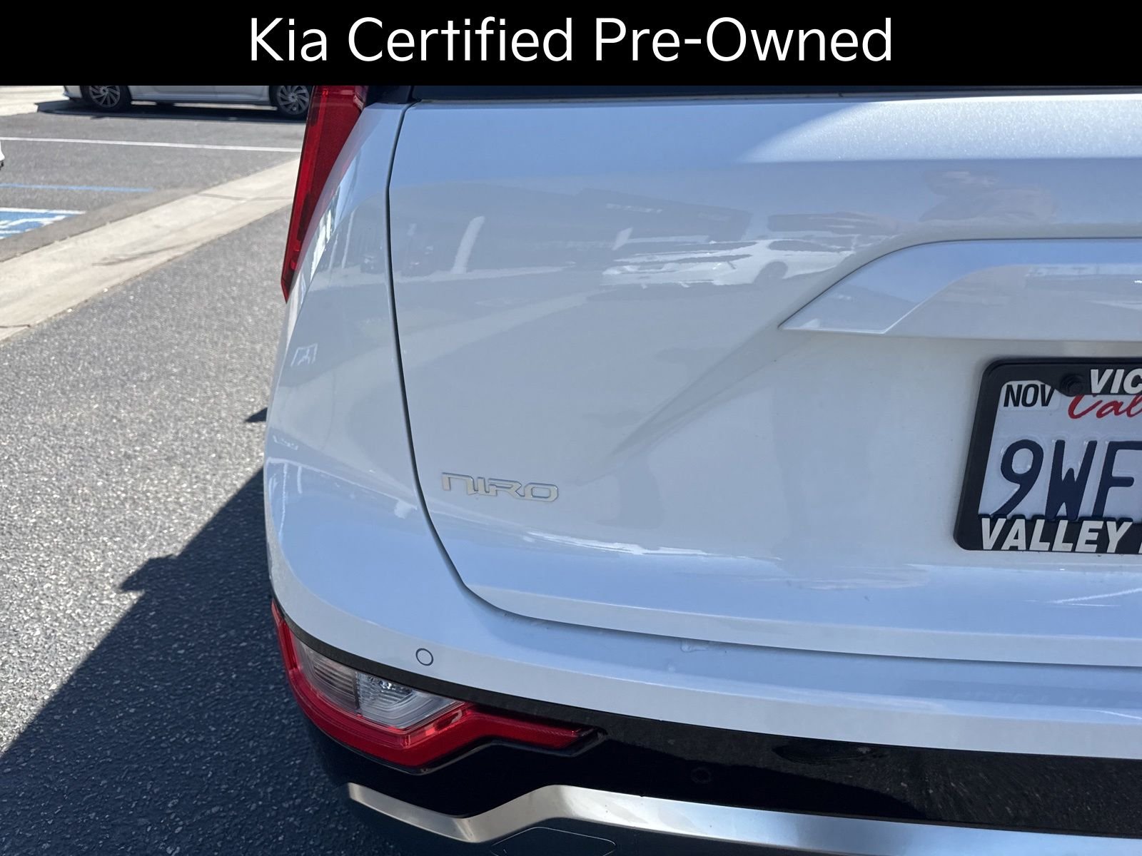 2025 Kia Niro EX Touring - Photo 12