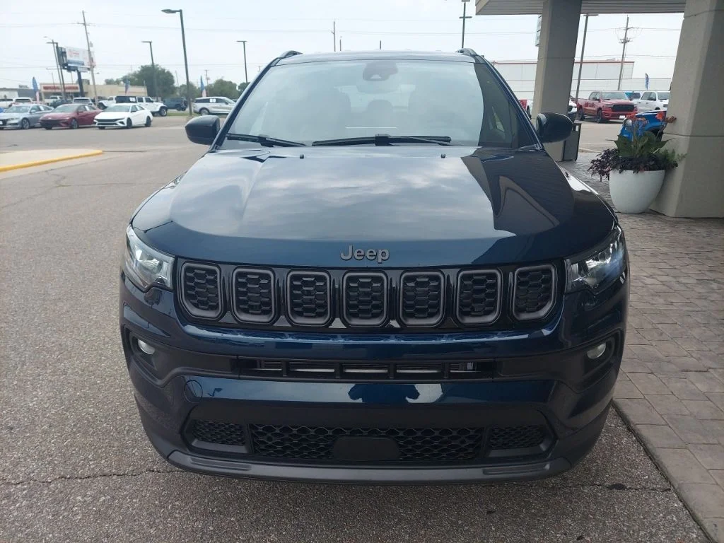 New 2026 Fathom Blue Pearl Coat Jeep Latitude image 2