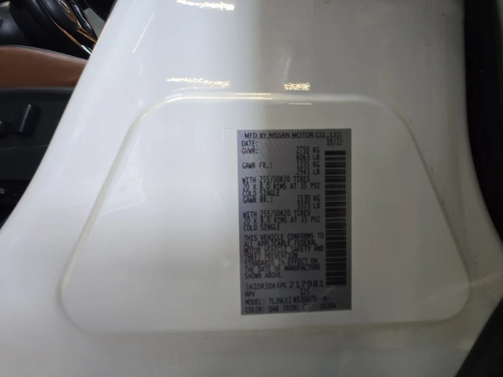 Used 2023 White Nissan Platinum image 25