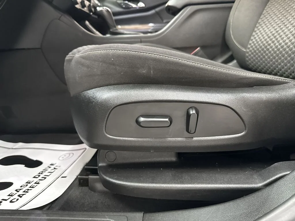 Used 2019 Ebony Twilight Metallic GMC SLE-2 image 13
