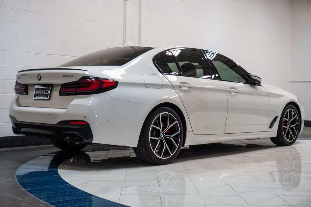 Used 2023 White BMW 530i xDrive image 23