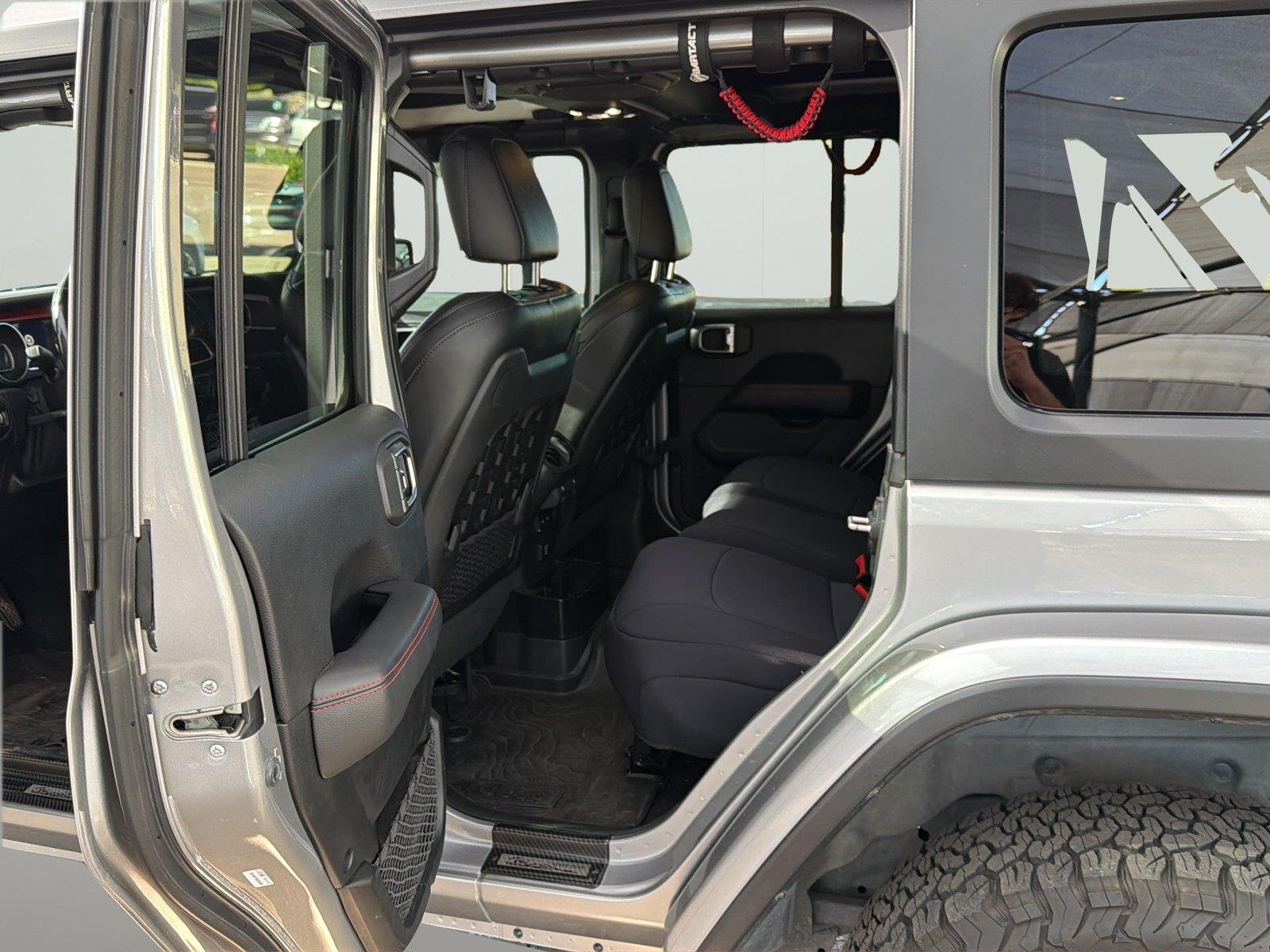 Used 2020 Billet Silver Metallic Clearcoat Jeep Rubicon image 6