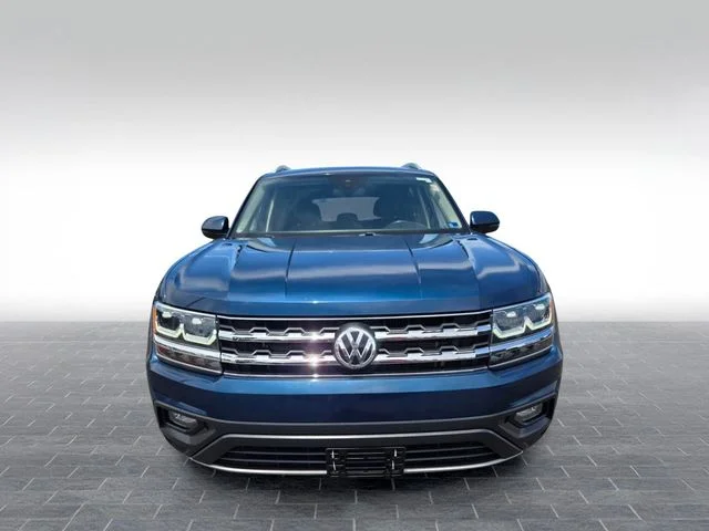 Used 2019 Blue Volkswagen 3.6L V6 SE image 2