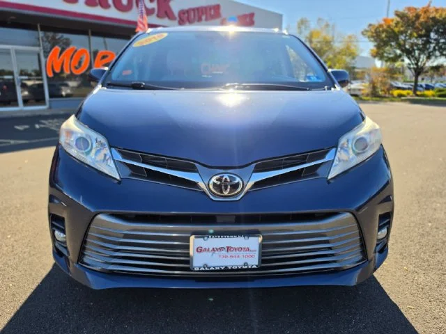 Used 2018 Beige Toyota XLE image 2
