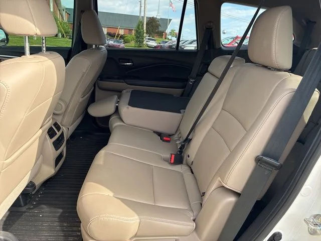 Used 2019 White Diamond Pearl Honda EX-L image 11